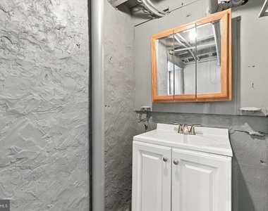 227 Lindley Avenue - Photo Thumbnail 12