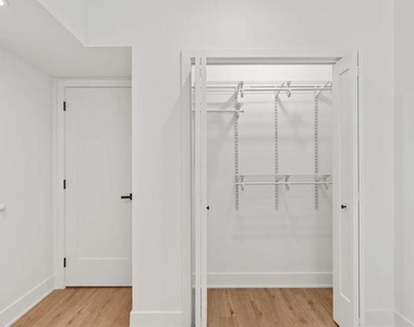 1546 N Darien Street - Photo Thumbnail 12