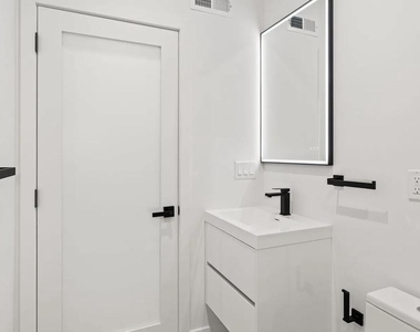 1546 N Darien Street - Photo Thumbnail 8