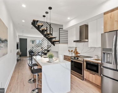 1546 N Darien Street - Photo Thumbnail 11