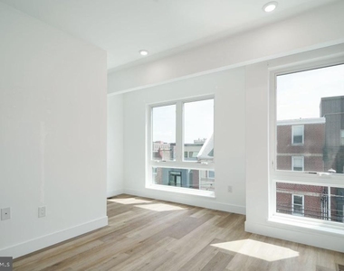 930 N 2nd Street - Photo Thumbnail 3