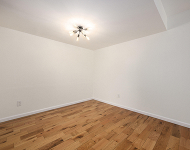 42198 Roscommon Street - Photo Thumbnail 10