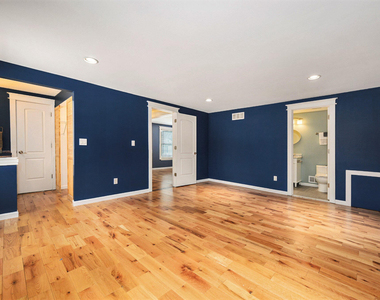 42198 Roscommon Street - Photo Thumbnail 7