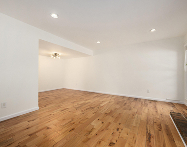 42198 Roscommon Street - Photo Thumbnail 2