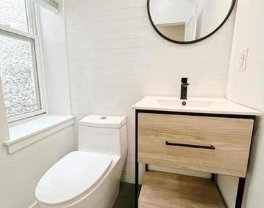 2626 Gerritt Street - Photo Thumbnail 9