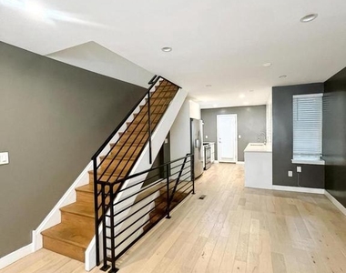 2626 Gerritt Street - Photo Thumbnail 6