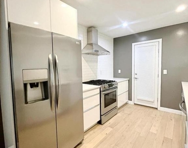 2626 Gerritt Street - Photo Thumbnail 4