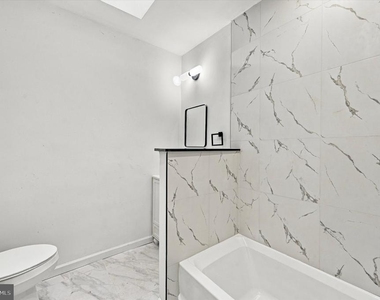 5812 Hadfield Street - Photo Thumbnail 8
