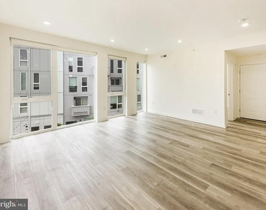1660 Germantown Avenue - Photo Thumbnail 6