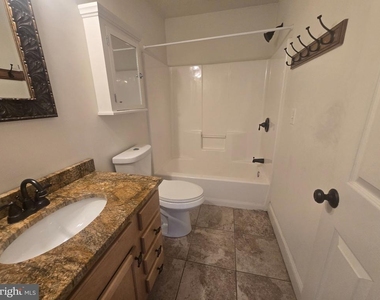 2025 N 18th Street - Photo Thumbnail 3