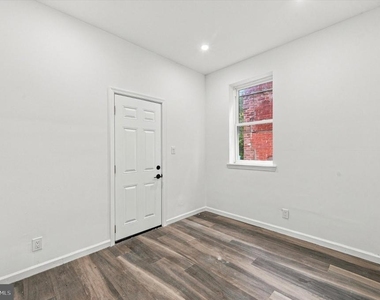 5812 Hadfield Street - Photo Thumbnail 5