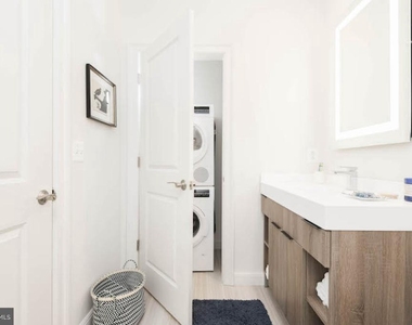 218 Arch Street - Photo Thumbnail 7