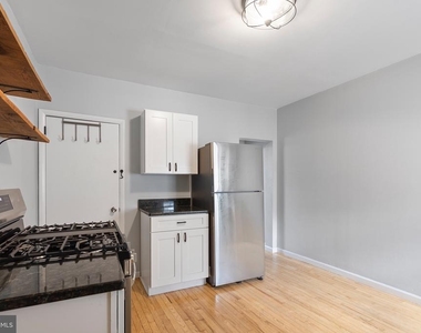 2625 Coral Street - Photo Thumbnail 6