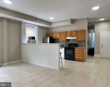 1617 W Oxford Street - Photo Thumbnail 1