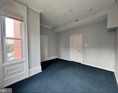 1617 W Oxford Street - Photo Thumbnail 11