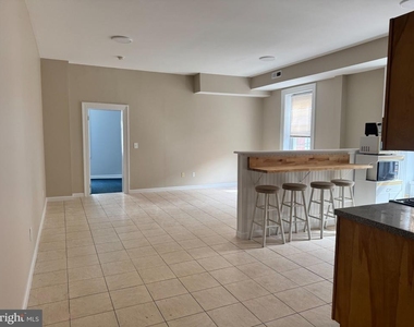 1617 W Oxford Street - Photo Thumbnail 2