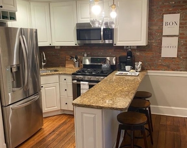 429 E Flora Street - Photo Thumbnail 4