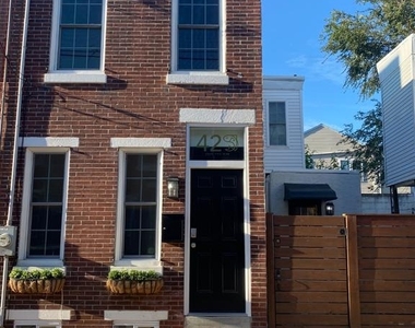 429 E Flora Street - Photo Thumbnail 9