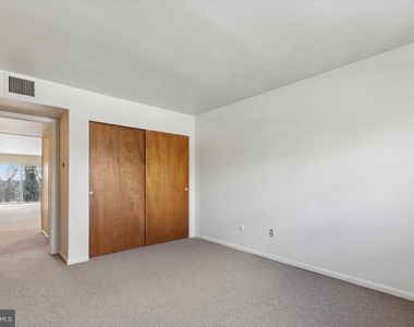 320 Hermit Street - Photo Thumbnail 16