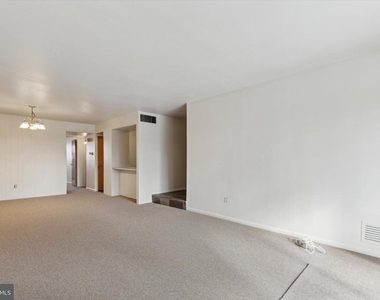 320 Hermit Street - Photo Thumbnail 4