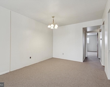 320 Hermit Street - Photo Thumbnail 8