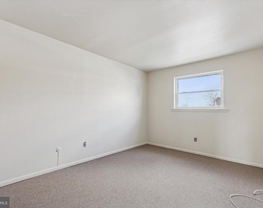 320 Hermit Street - Photo Thumbnail 12