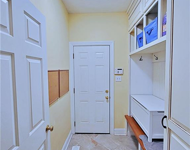 2519 S Edgewater Drive - Photo Thumbnail 12