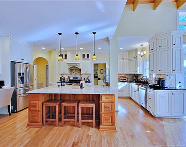 2519 S Edgewater Drive - Photo Thumbnail 6