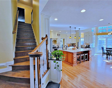 2519 S Edgewater Drive - Photo Thumbnail 3