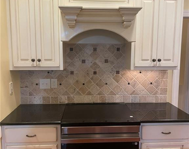 2519 S Edgewater Drive - Photo Thumbnail 5