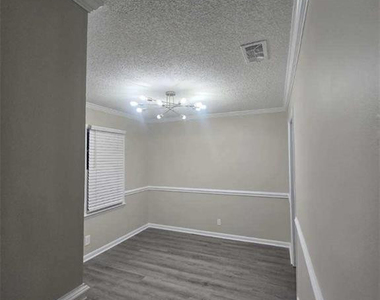 595 Winding Creek Road - Photo Thumbnail 3