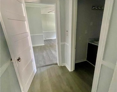 401 S Clinton Avenue - Photo Thumbnail 3