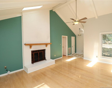 105 Cameron Court - Photo Thumbnail 5