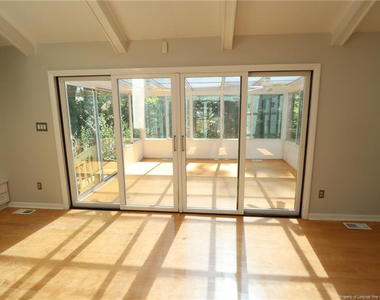 105 Cameron Court - Photo Thumbnail 8