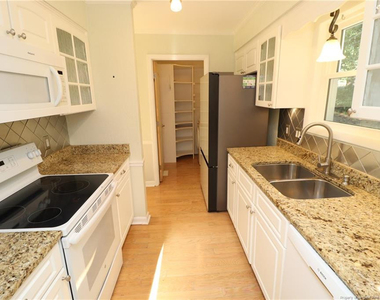 105 Cameron Court - Photo Thumbnail 12