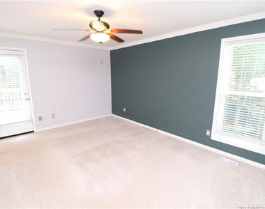 105 Cameron Court - Photo Thumbnail 15