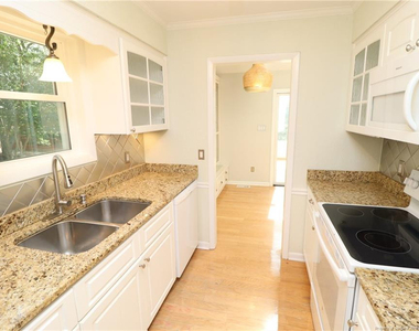 105 Cameron Court - Photo Thumbnail 9