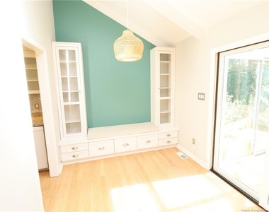 105 Cameron Court - Photo Thumbnail 7