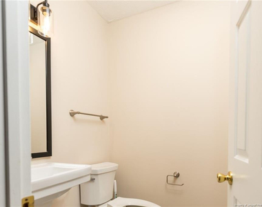 3356 Quarry Drive - Photo Thumbnail 8