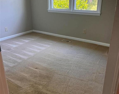 809 Maverick Court - Photo Thumbnail 2