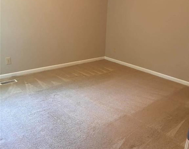 809 Maverick Court - Photo Thumbnail 7