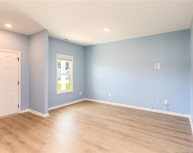 252 Penfield Way - Photo Thumbnail 4