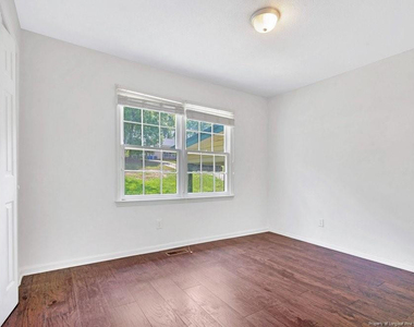 4572 Westfield Road - Photo Thumbnail 9