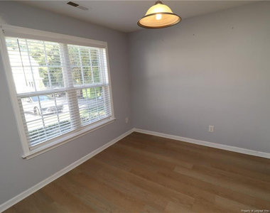 410 Whitehall Court - Photo Thumbnail 3