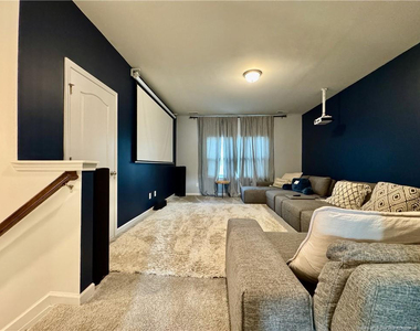 901 Sage Oak Lane - Photo Thumbnail 33