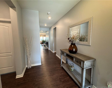 901 Sage Oak Lane - Photo Thumbnail 4