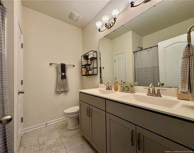 901 Sage Oak Lane - Photo Thumbnail 6