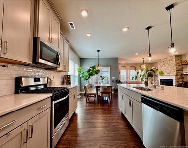 901 Sage Oak Lane - Photo Thumbnail 19