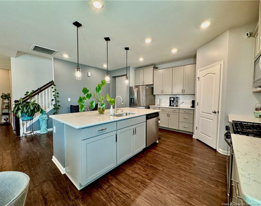 901 Sage Oak Lane - Photo Thumbnail 18