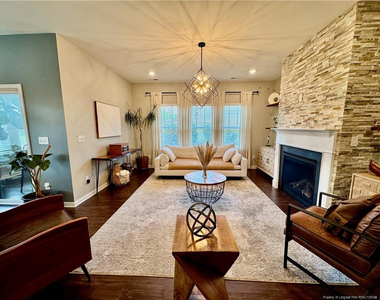 901 Sage Oak Lane - Photo Thumbnail 24